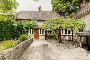 Architect Designed Cosy Cotswold Stone Cottage
